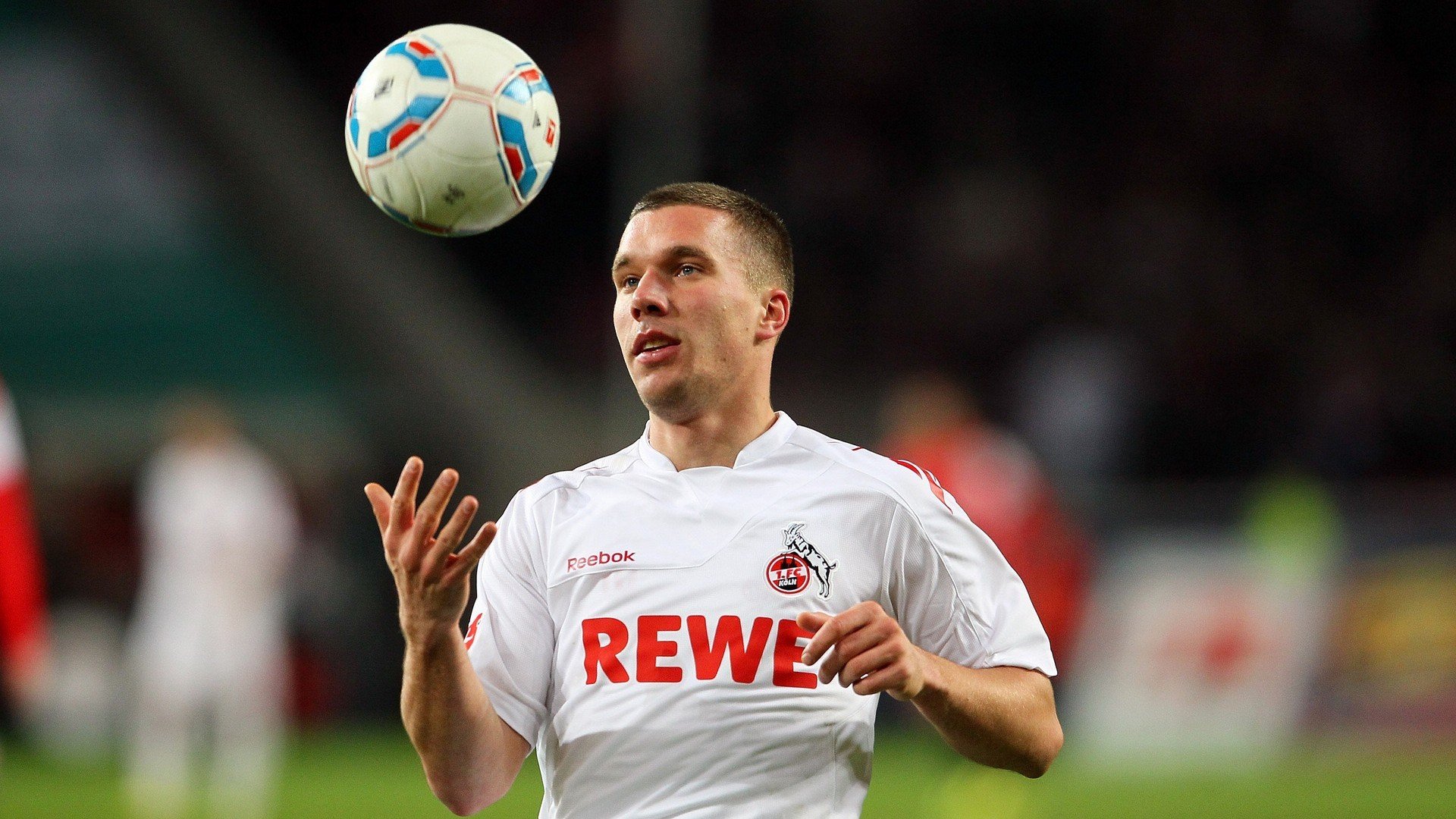 华体会sports-伤病影响：球队排兵布阵如何应对？，足球队排兵布阵